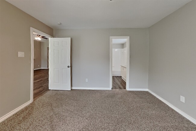 Building Photo - 6506 Garden Canyon Dr
