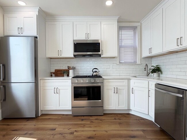 Building Photo - 1918 Kerrigan Ave