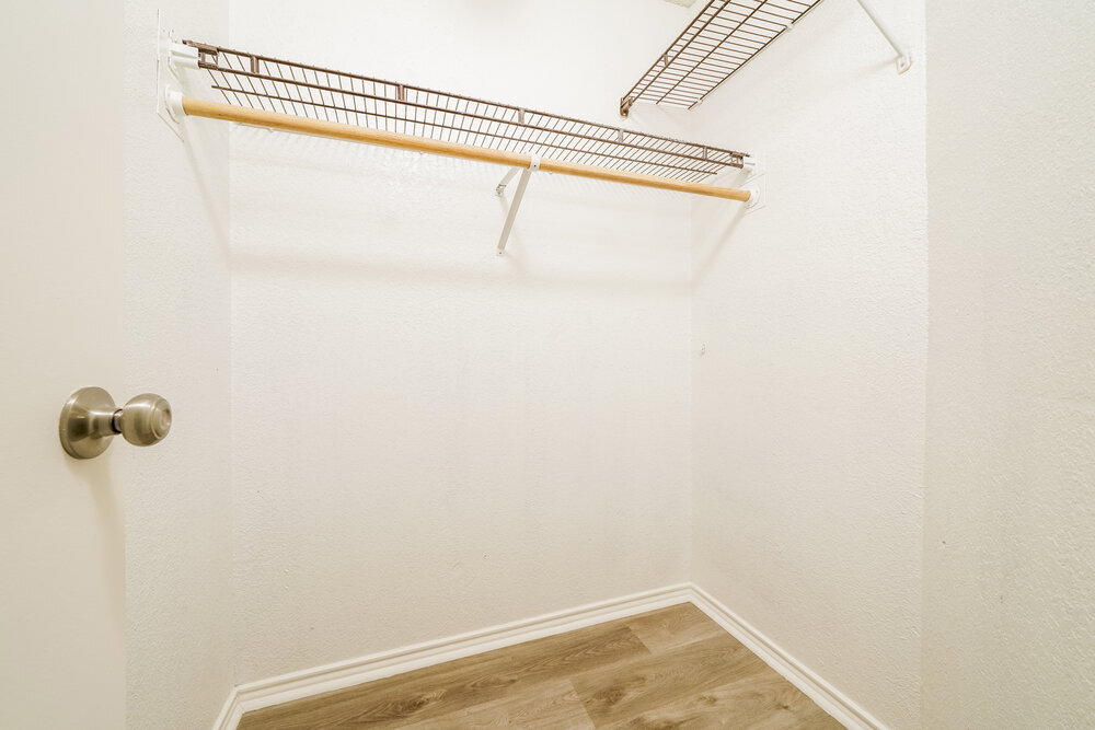 Building Photo - 1115 Hemlock Ct