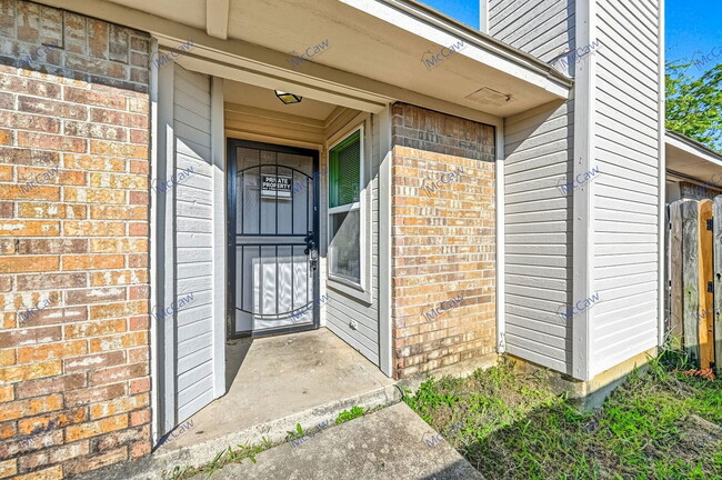 Building Photo - 3407 Republic Dr