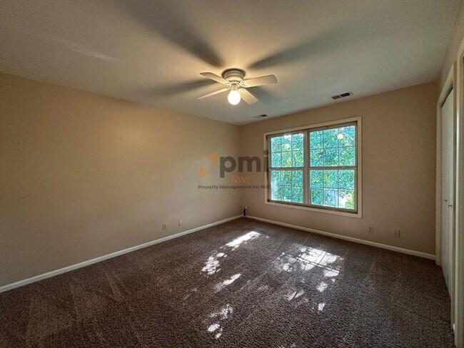 Building Photo - 678 Dearborn Rd