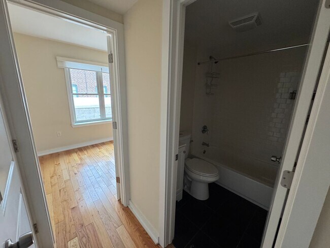 Building Photo - 4442 Cresson St