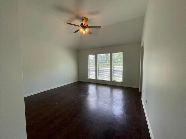 Building Photo - 13429 Raintree Dr