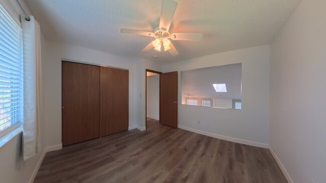Building Photo - 1112 Woodgate Dr
