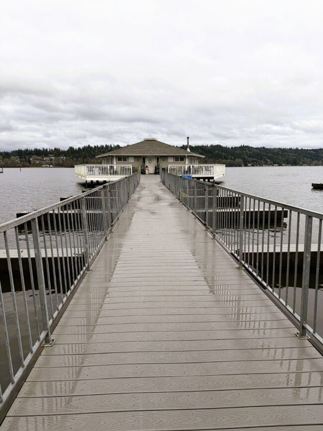 Building Photo - 2Bd/1.75Ba Redmond Condo