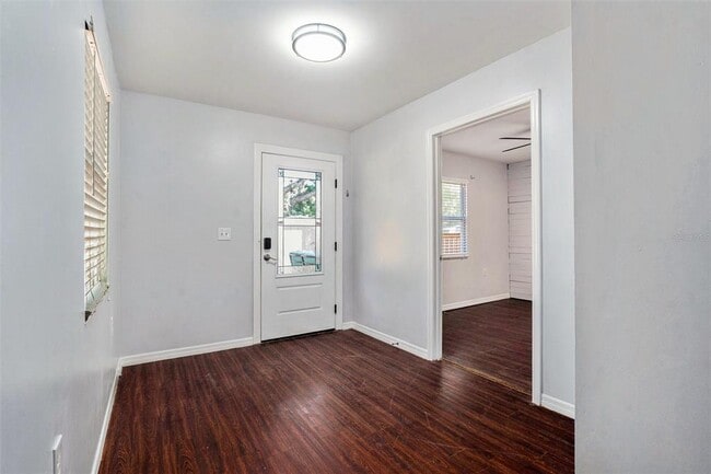 Building Photo - 1014 E Emma St