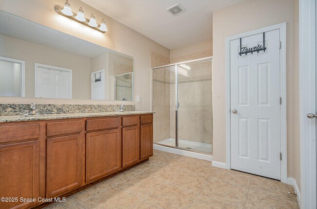 Building Photo - 1050 Cayman Dr