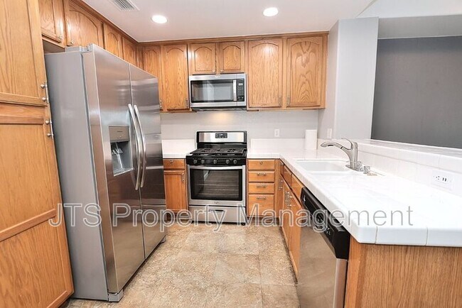 Building Photo - 12400 Fair Oaks Blvd