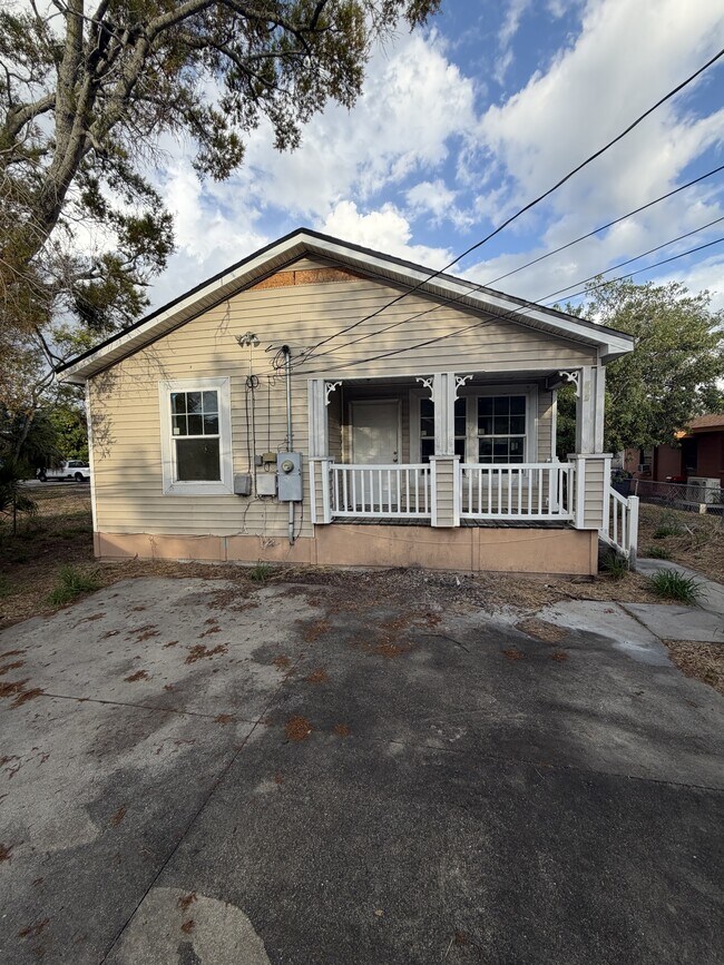 Building Photo - 735 21st St S