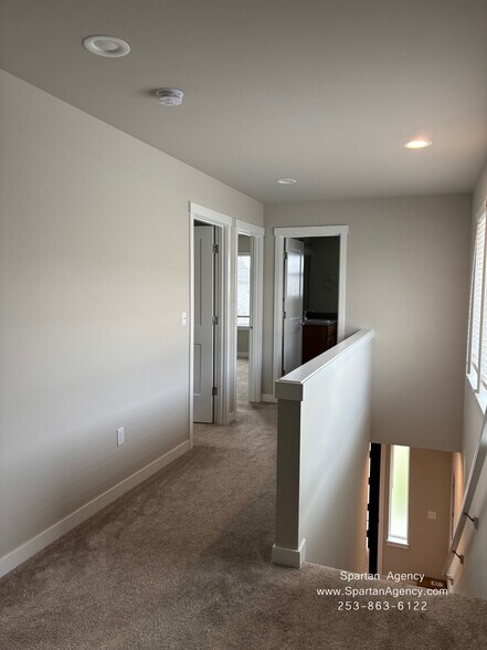 Building Photo - 507 15th St SE