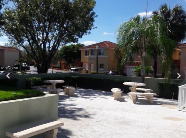 Building Photo - 10441 Mahogany Key Cir