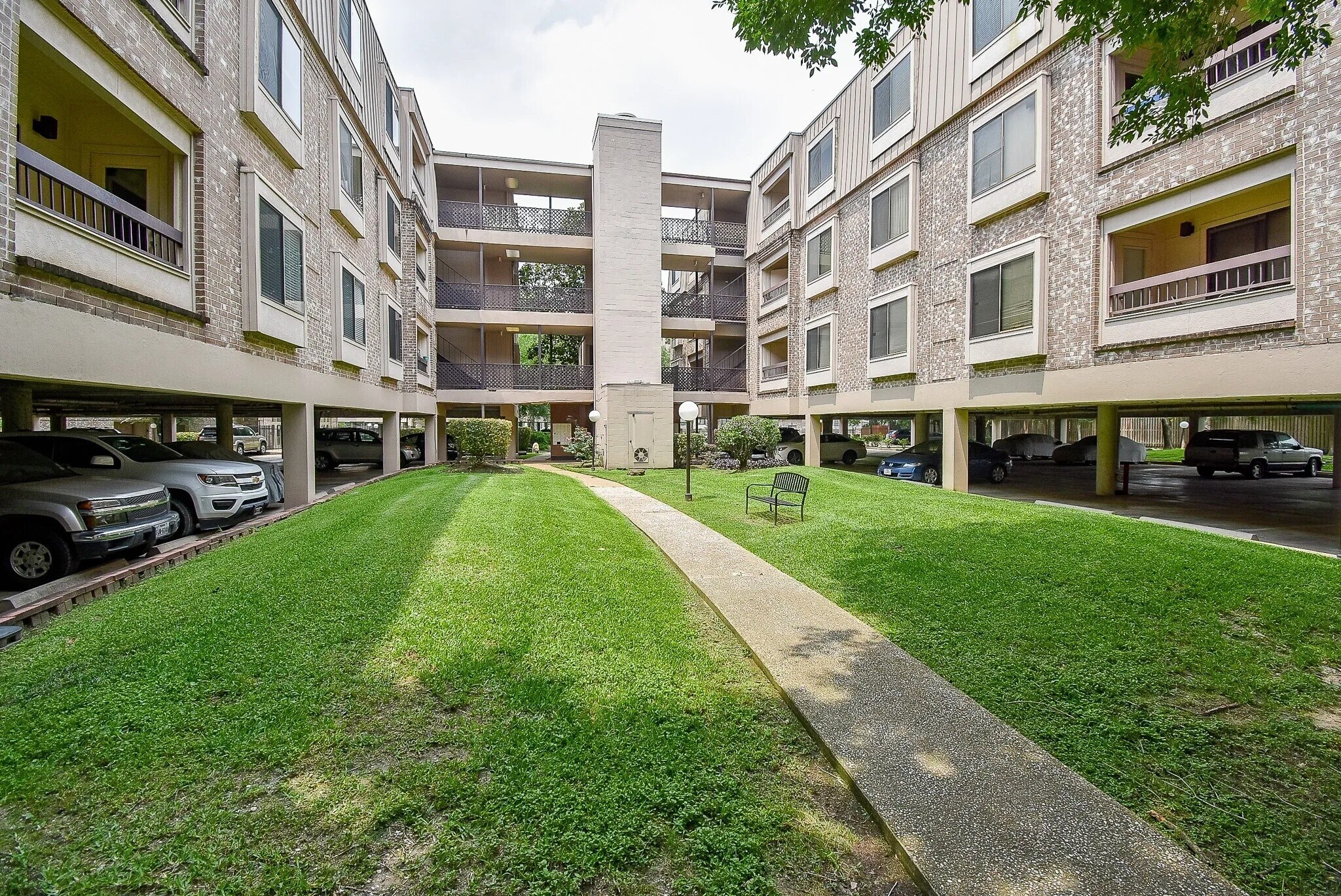 Building Photo - 2211 S Braeswood Blvd
