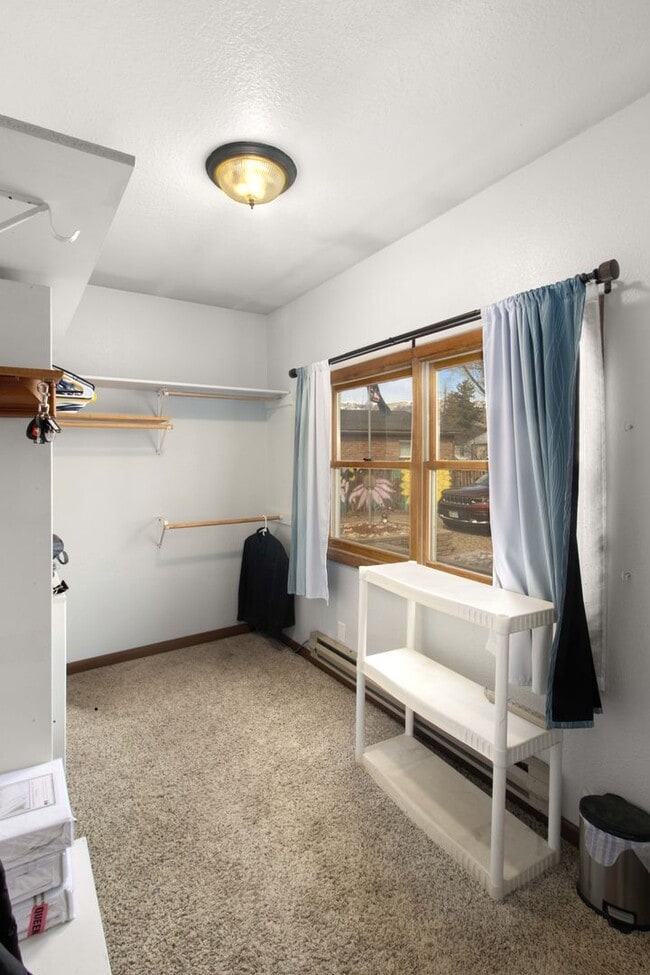Building Photo - Enjoy Modern Comfort in This Beautiful Home!