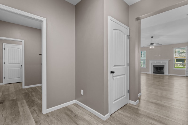 Building Photo - 1702 Rivercroft Dr