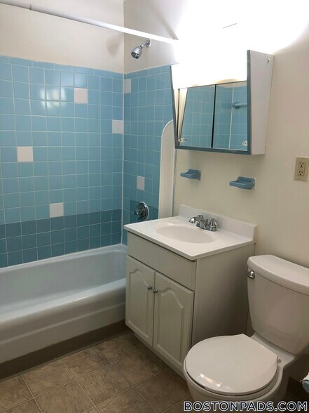 Building Photo - 122 Dustin St