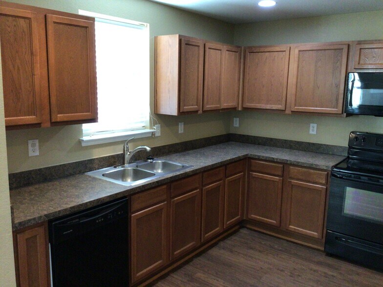 Building Photo - 1333 Gayle St