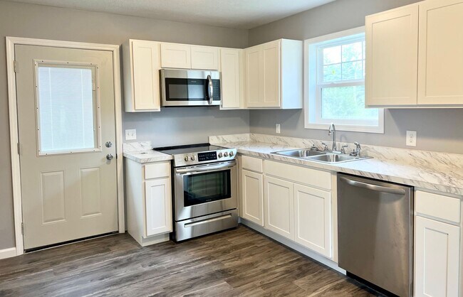 Building Photo - Deposit moves you in — no rent until September 1st! Newer Construction 2-Bedroom Home!