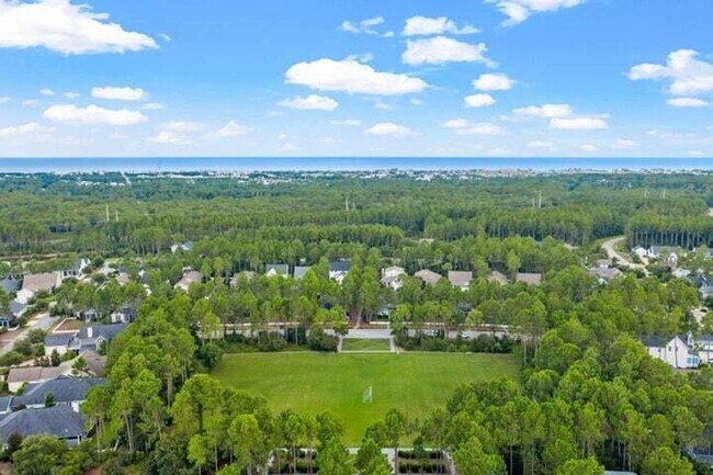 Building Photo - 323A Suwannee Dr