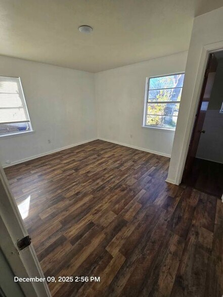 Building Photo - 617 S 1st St