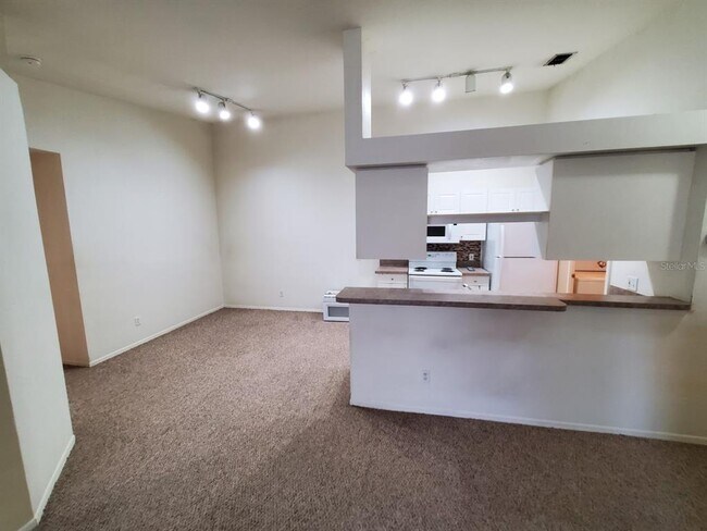 Building Photo - 5903 Willow Ridge Dr