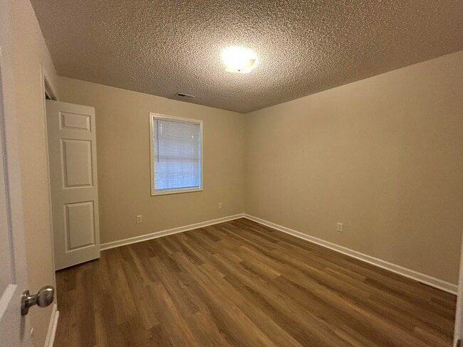 Building Photo - 3395 Bolden Ln