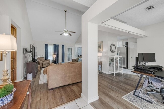 Building Photo - 6453 Garden Dr