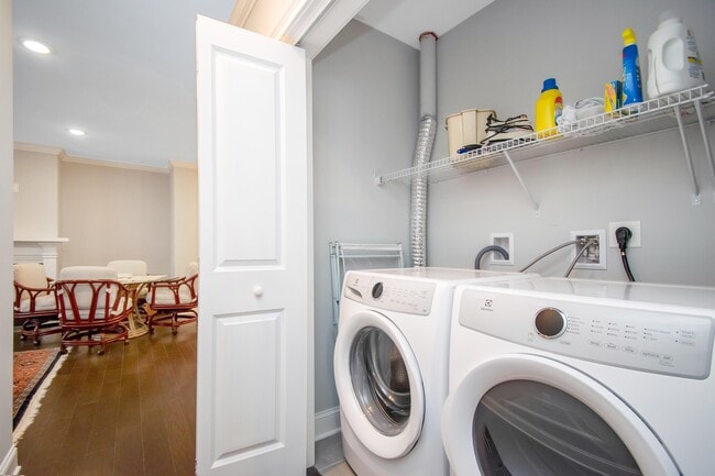 Building Photo - 3 Arlington Rd