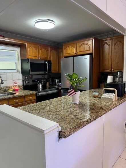 Building Photo - 10300 SW 24th St