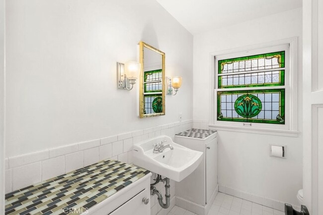 Building Photo - 170 McAulay Pl