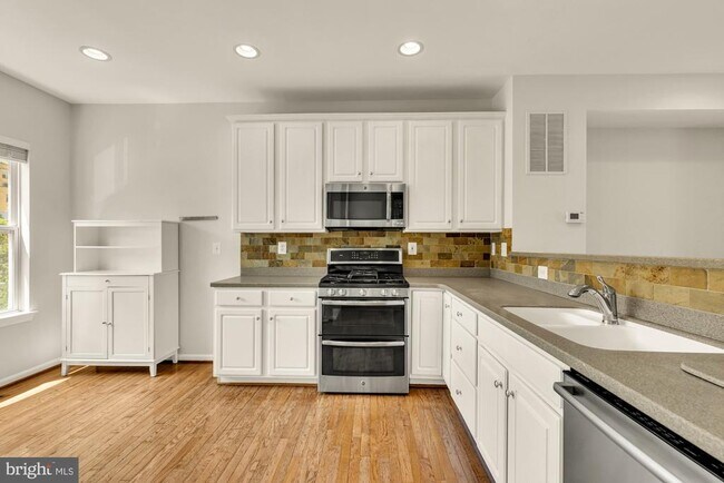 Building Photo - 1227 V St NW