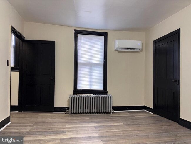 Building Photo - 121 E Washington St