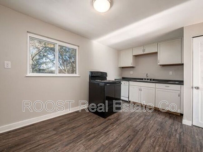 Building Photo - 780 Moon Rd