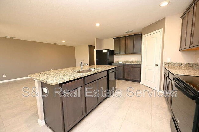 Building Photo - 1563 Swan Lake Cir