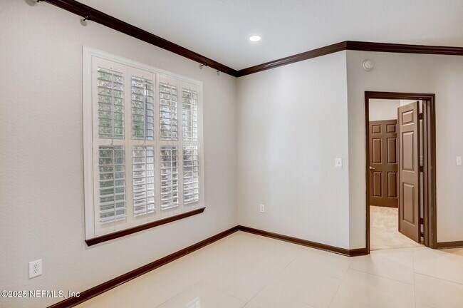 Building Photo - 8539 Gate Pkwy W