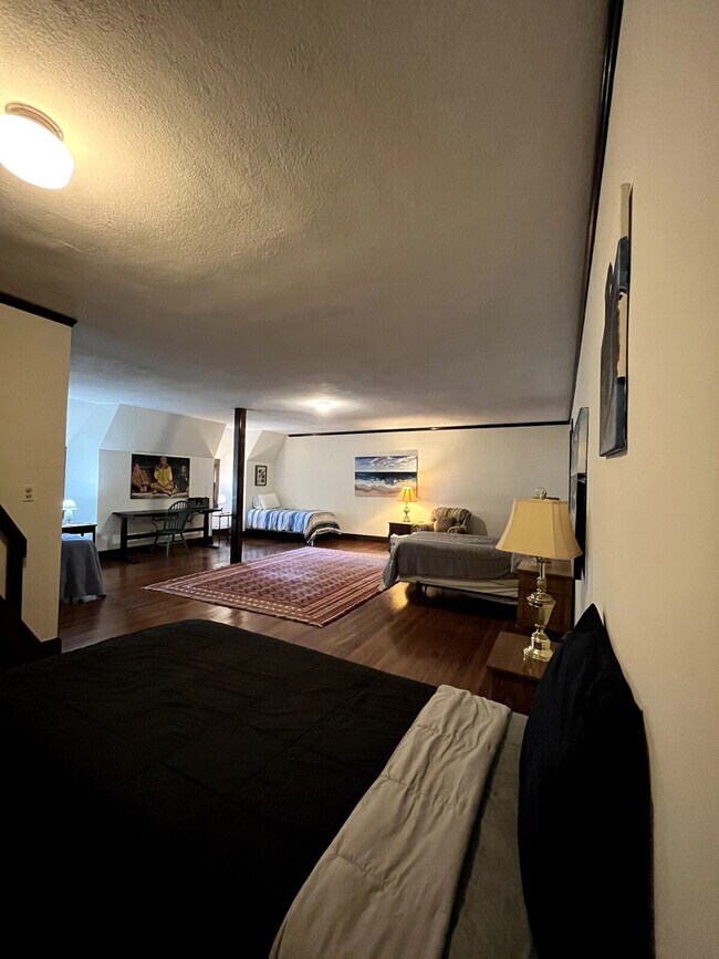 Building Photo - 3085 Fairmount Blvd