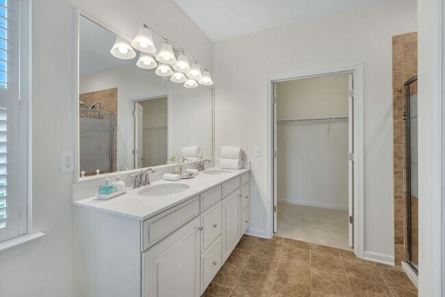 Building Photo - Rental Home available in the Falls Grove Community!