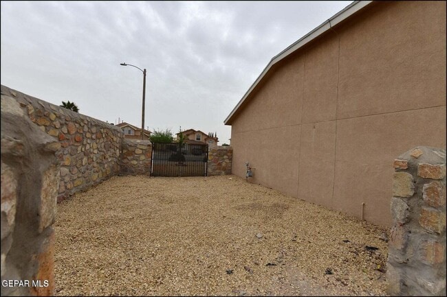 Building Photo - 12157 St Lucia Dr