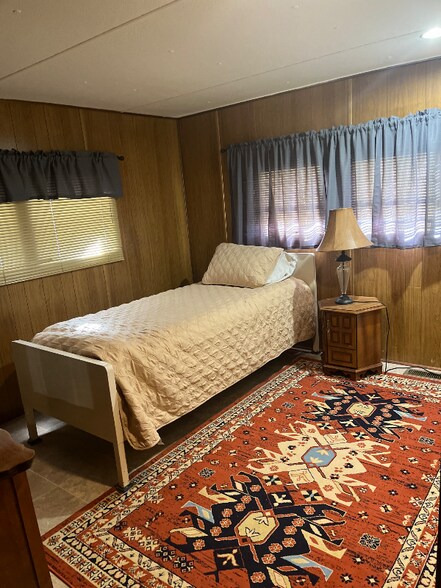 Building Photo - 914 Marsh Ave