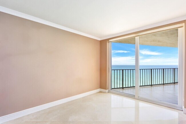 Building Photo - 5420 N Ocean Dr