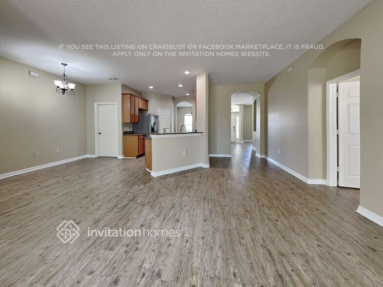 Building Photo - 498 Woodford Dr