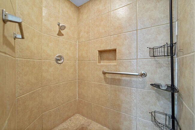 Building Photo - 2210 San Jacinto Dr