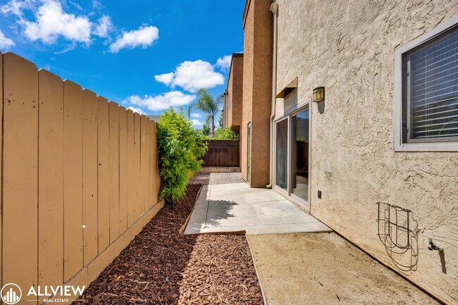 Building Photo - Beautifully Renovated 2-Bedroom Corner Tow...