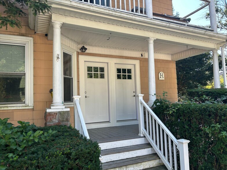 Building Photo - 6 15th Ave