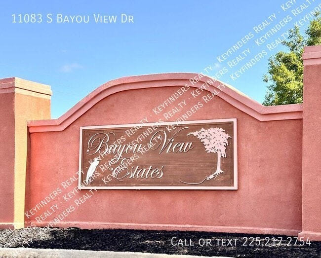 Building Photo - 11083 S Bayou View Dr