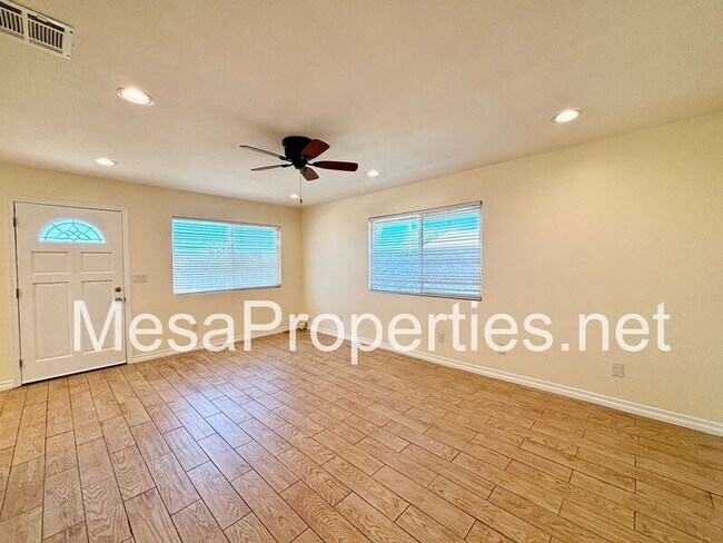 Building Photo - 16149 Orange St