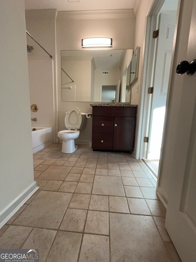 Building Photo - 955 Juniper St NE