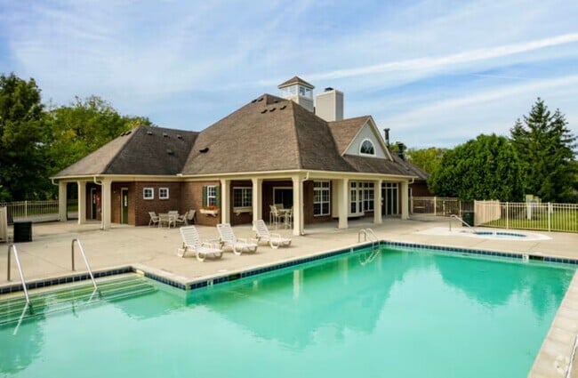 Building Photo - 14107 Pinehurst Ln