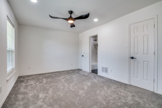 Building Photo - 200 Krohn Ct