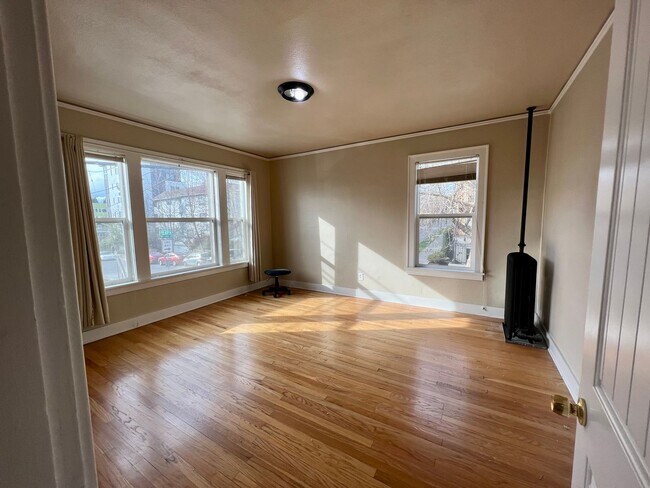 Building Photo - Classic Living at the Novell! Close to UW ...