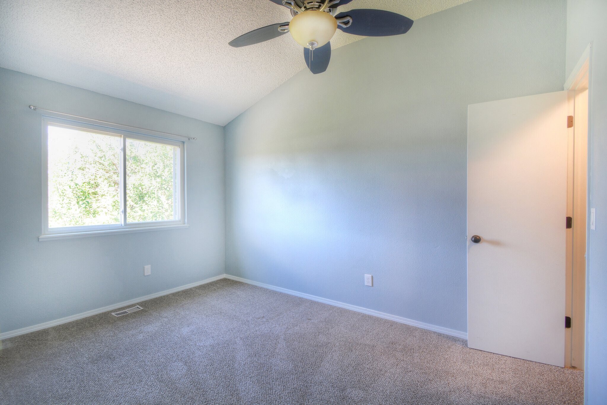 Building Photo - 1276 Canoe Creek Dr N